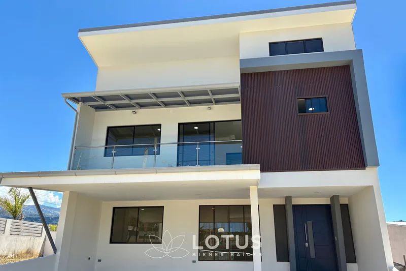 Casa en Venta en Condominio Distrito San Juan, Tres Ríos — 3 hab., para estrenar, Cód. AJ069
