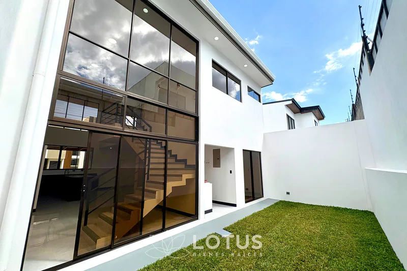 Casa en Venta en Condominio Distrito San Juan, Tres Ríos — 3 hab., para estrenar, Cód. AJ033