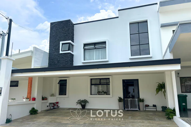 Casa en Venta en Condominio Distrito San Juan, Tres Ríos — 4 hab., Cód. AJ054