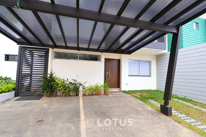Casa en Venta en Condominio Distrito San Juan, Tres Ríos — 4 hab., Cód. AJ055