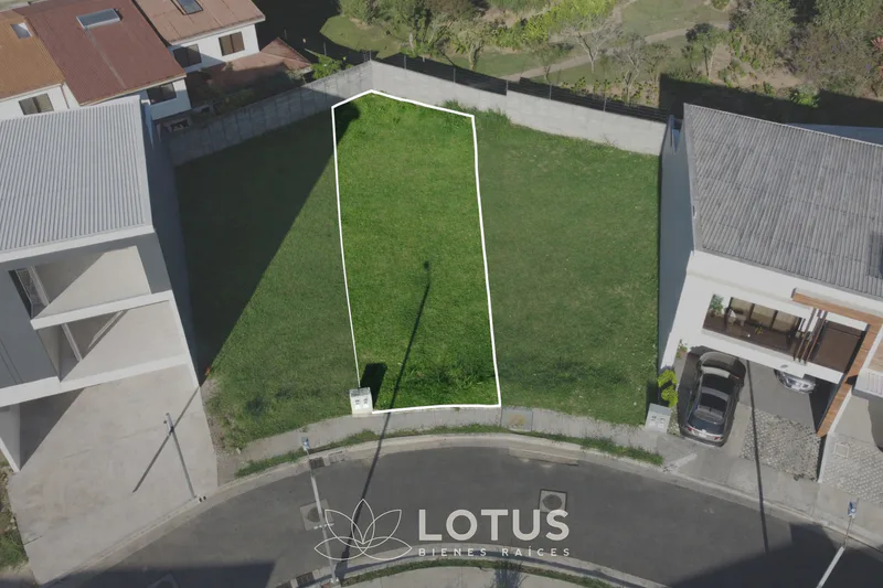 Terreno en Venta en Condominio La Floresta, Tres Ríos — 197 m², Cód. AJ052