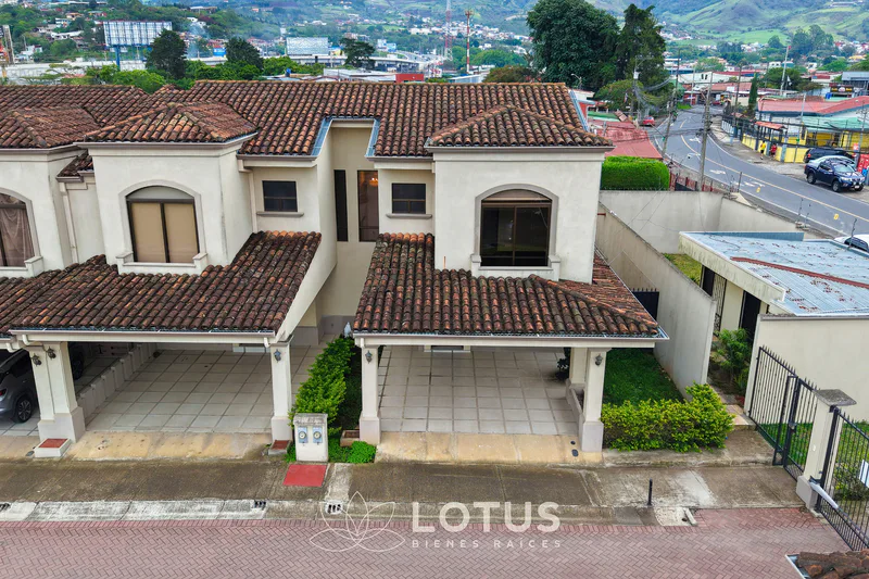 Casa en Venta en Condominio Karataba, Cartago — 3 hab., Cód. AJ015