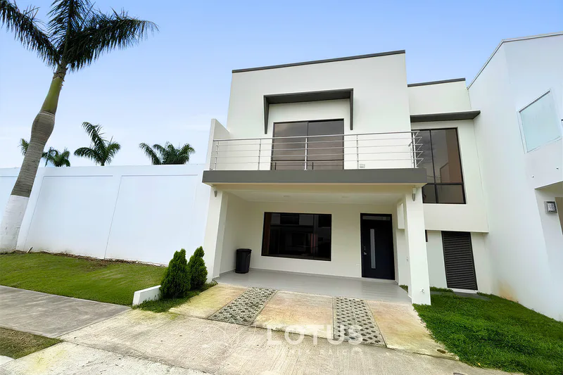 Casa en Venta en Condominio Distrito San Juan, Tres Ríos — 3 hab., como nueva, Cód. AJ045