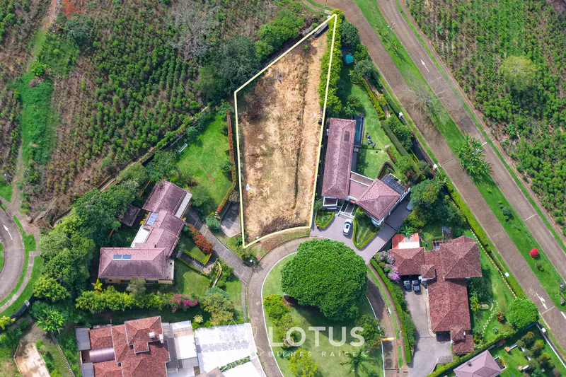 Terreno en Venta en Colinas de Montealegre, Curridabat — 1.516 m², Cód. AJ019