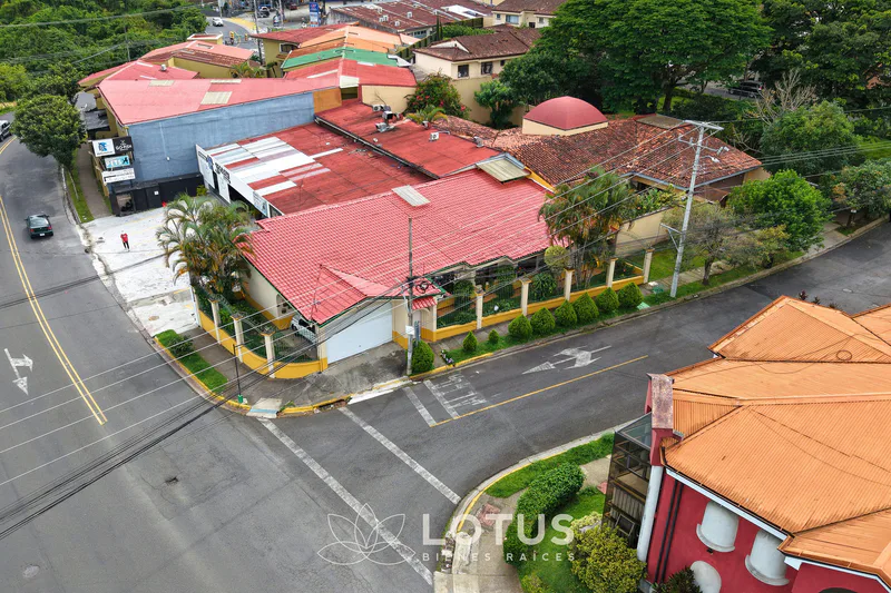 Casa  en Venta en  Curridabat — una planta, uso de suelo mixto, Cód. AJ065