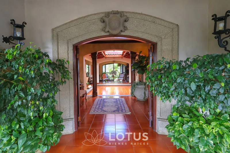 Casa en Venta en Lomas de Ayarco, Curridabat — una planta, Cód. AJ013