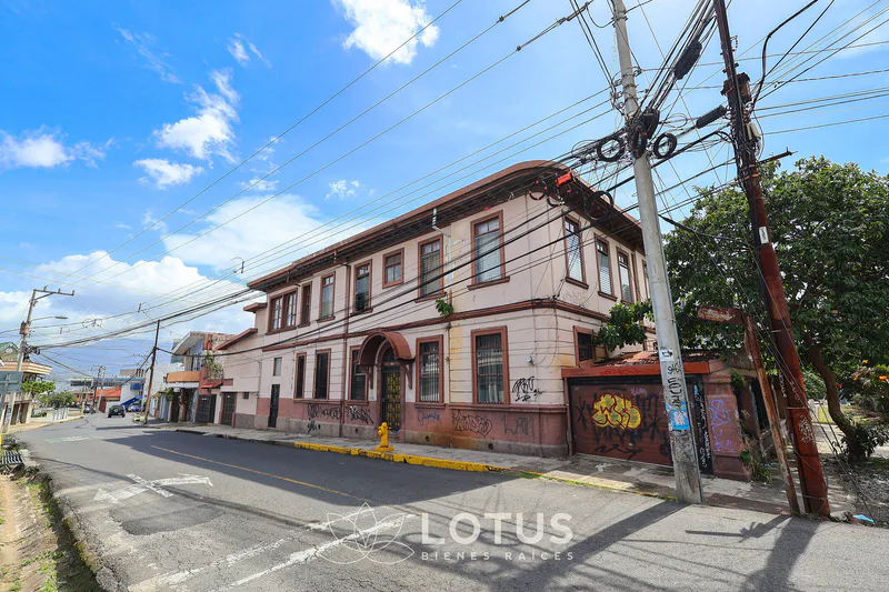 Edificio Histórico en Venta en Barrio La California — uso de suelo mixto, para remodelar, Cód. AJ038