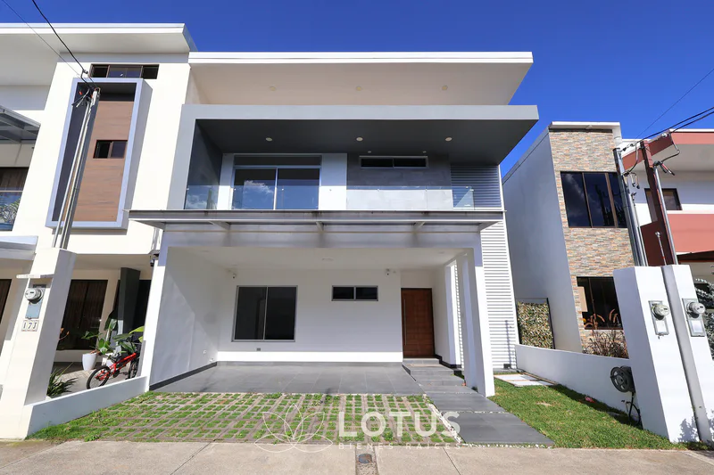 Casa en Venta en Condominio Distrito San Juan, Tres Ríos — 3 hab., Cód. AJ071