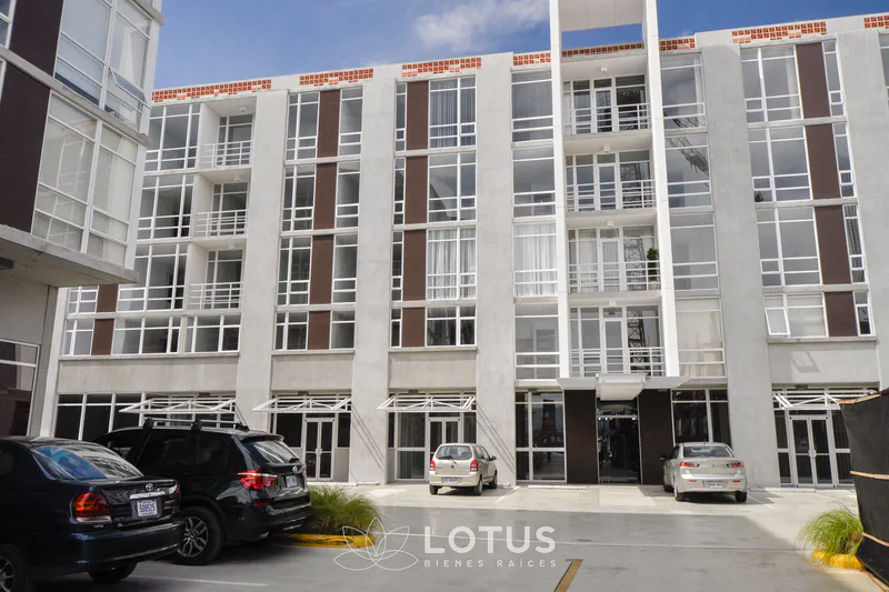 Apartamento en Venta para INVERSIÓN en Torre Vive, Sabanilla — 2 hab., Cód. AJ077