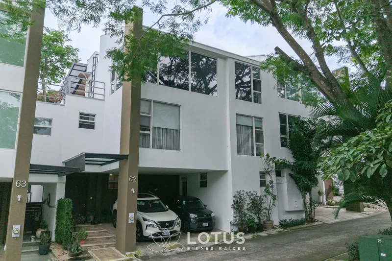 Casa en Venta en Santa Ana — 3 hab., Cód. AJ079