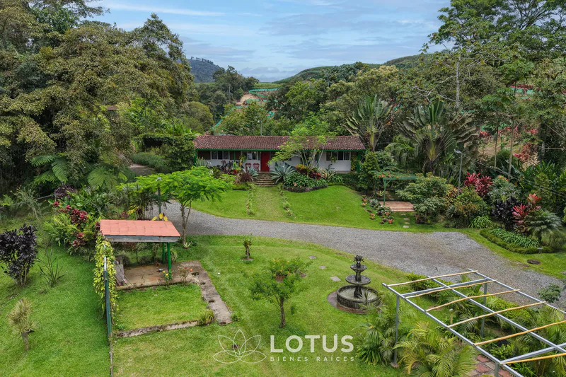 Quinta de Recreo en Venta en Juan Viñas — 28.633 m², Cód. AJ081